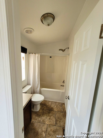 Image 18 of 39 For 2072 County Road 421