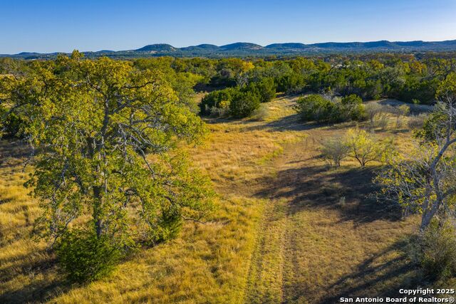 Listing photo id 14 for 740 Optimist Way