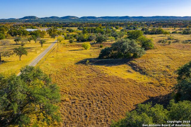 Listing photo id 16 for 740 Optimist Way