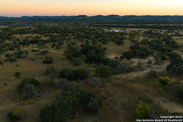 Listing photo id 18 for 740 Optimist Way