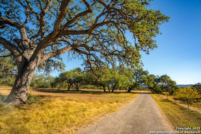 Listing photo id 26 for 740 Optimist Way