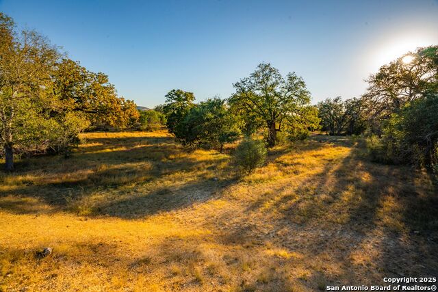 Listing photo id 31 for 740 Optimist Way