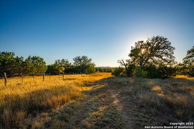 Listing photo id 6 for 740 Optimist Way