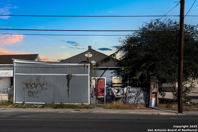Details for 2925 Commerce St W, San Antonio, TX 78207
