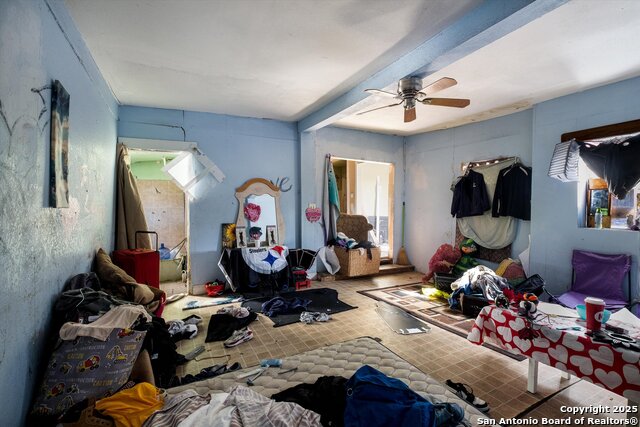 Image 19 of 32 For 2925 Commerce St W