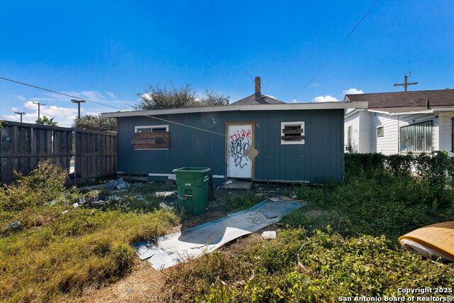 Image 31 of 32 For 2925 Commerce St W