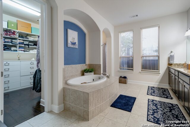 Image 17 of 35 For 6311 Almeria Cir