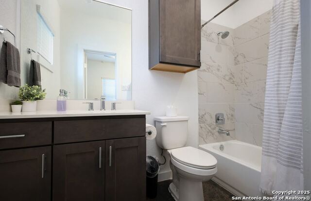 Image 11 of 24 For 210 Poplar W 101