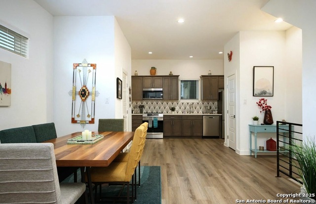 Image 15 of 24 For 210 Poplar W 101