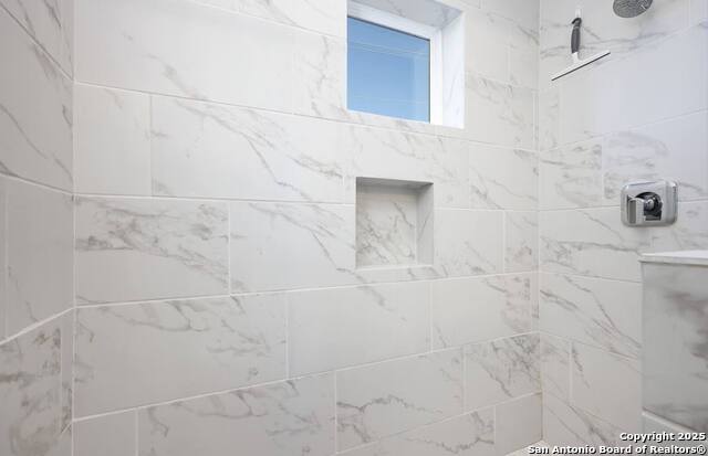 Image 22 of 24 For 210 Poplar W 101