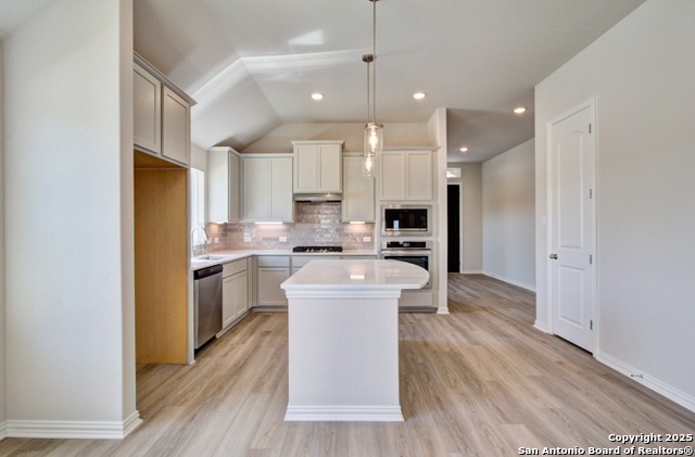 Image 4 of 26 For 13518 Valjean Avenue