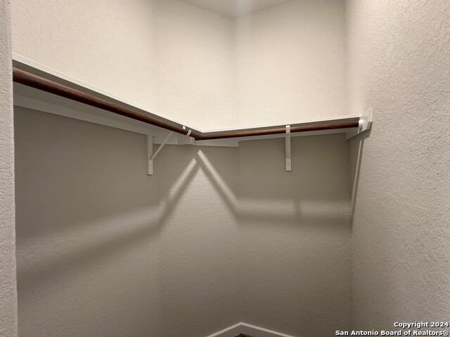 Image 18 of 24 For 13347 Rowdy Cove  102