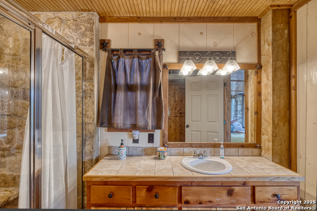 Listing photo id 11 for 186 Cat Claw Mtn