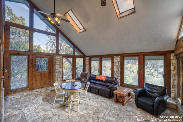 Listing photo id 16 for 186 Cat Claw Mtn