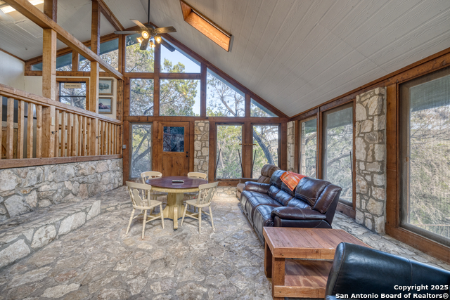 Listing photo id 17 for 186 Cat Claw Mtn