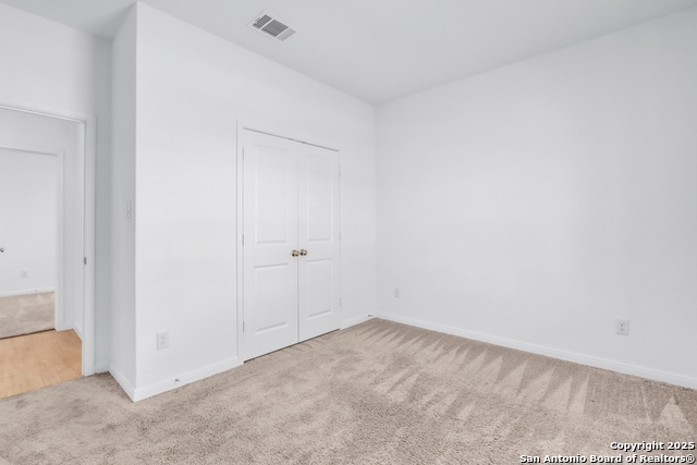 Listing photo id 11 for 8904 James Bowie