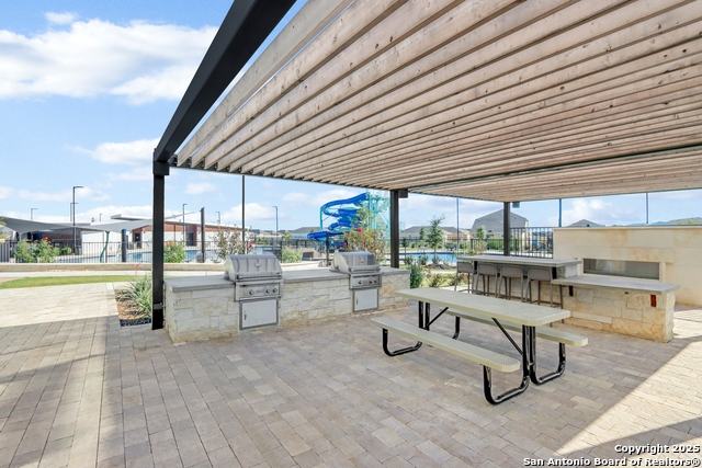 Listing photo id 18 for 8904 James Bowie