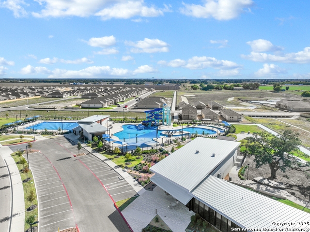 Listing photo id 20 for 8904 James Bowie