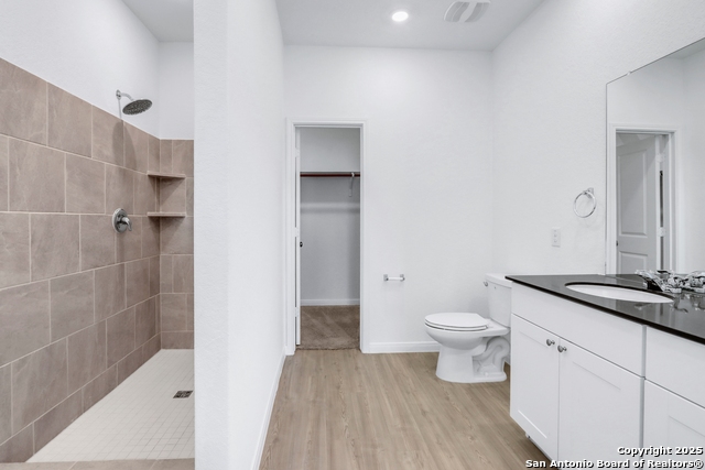 Listing photo id 24 for 8904 James Bowie