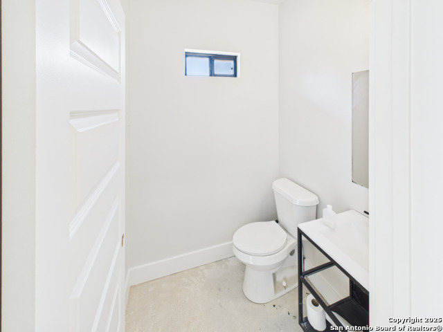 Image 33 of 37 For 921 County Road 2801