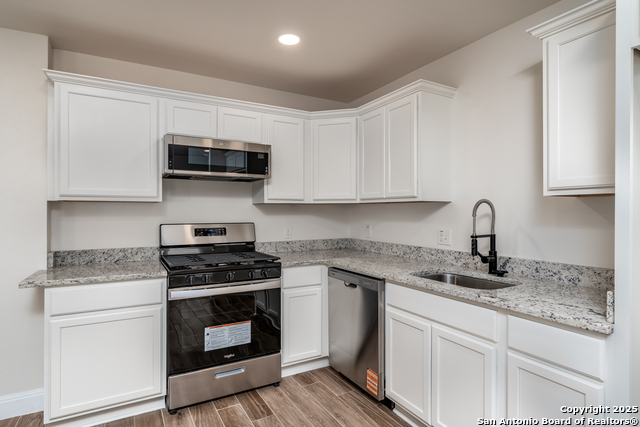 Image 15 of 34 For 227 Burke Ave