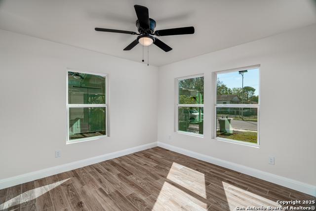 Image 24 of 34 For 227 Burke Ave