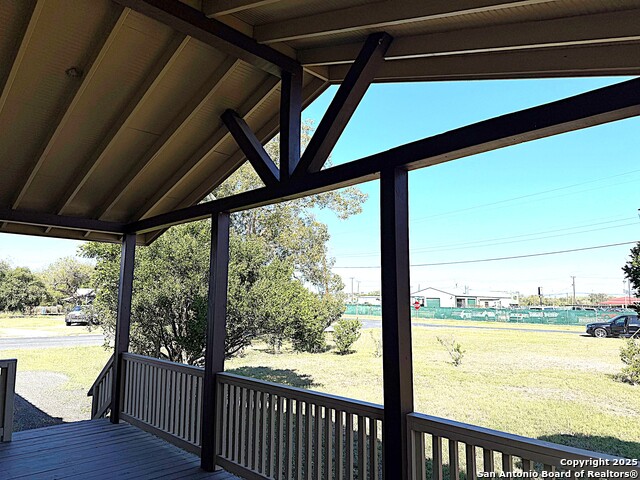 Image 11 of 22 For 305 Youst