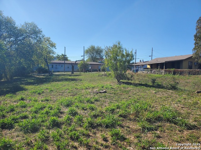 Image 12 of 22 For 1807 & 1811 Burleson