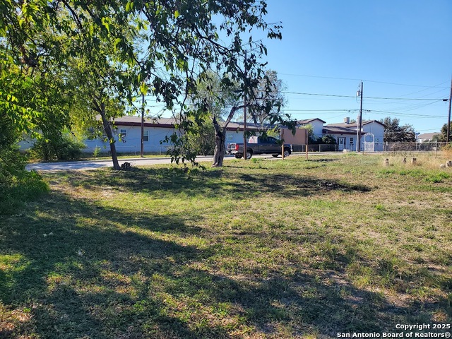 Image 16 of 22 For 1807 & 1811 Burleson