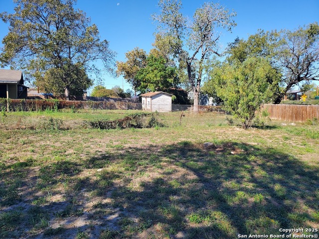 Image 18 of 22 For 1807 & 1811 Burleson
