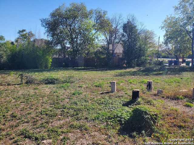 Image 6 of 22 For 1807 & 1811 Burleson