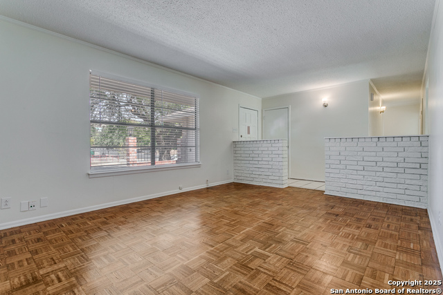 Image 6 of 24 For 502 Thames