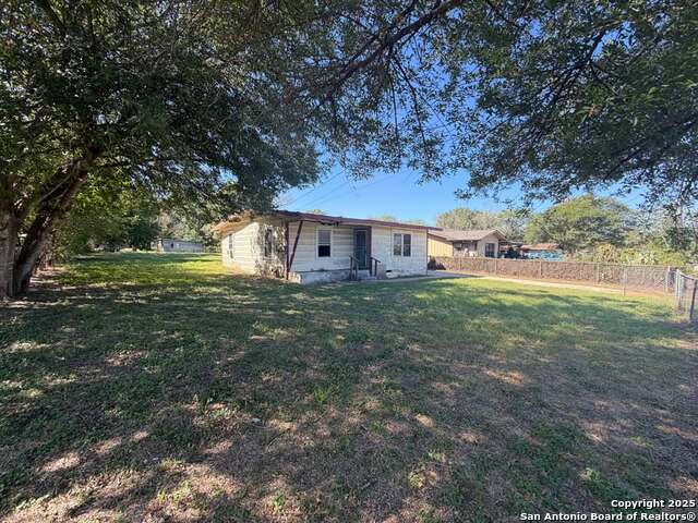 Image 16 of 18 For 14251 Ideal