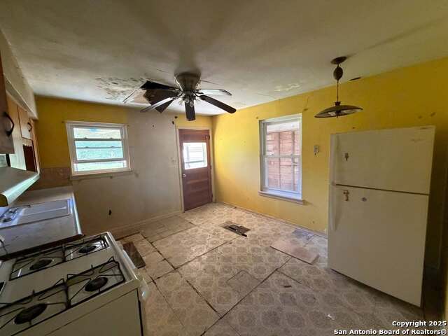 Image 4 of 18 For 14251 Ideal