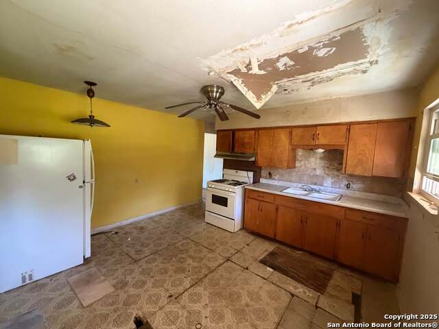 Image 5 of 18 For 14251 Ideal