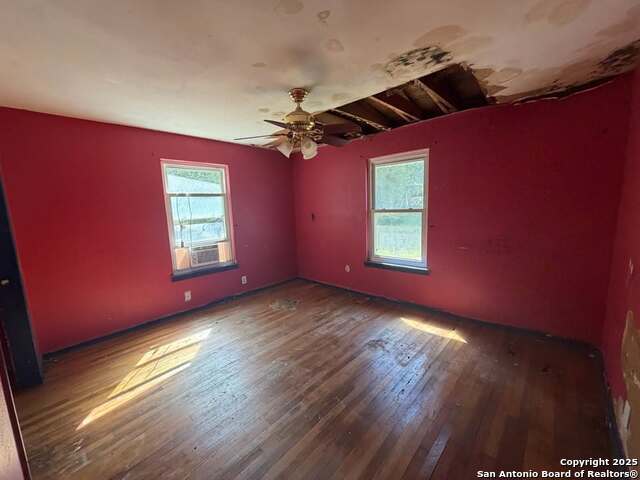 Image 9 of 18 For 14251 Ideal