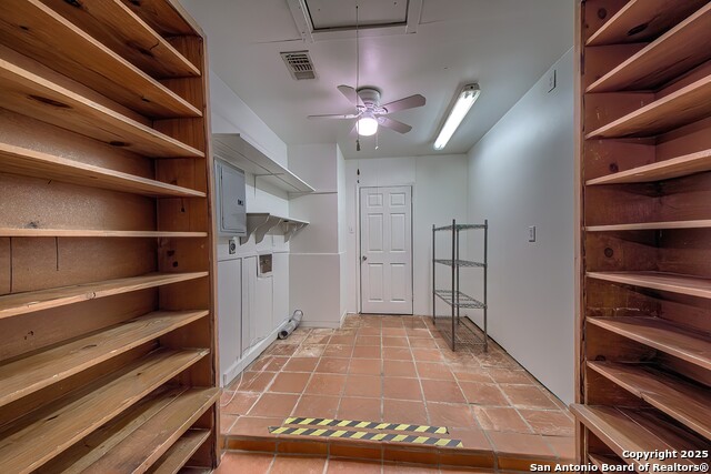 Image 18 of 36 For 2618 Waterford Dr.