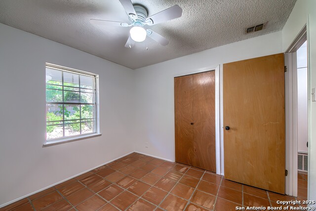 Image 19 of 36 For 2618 Waterford Dr.