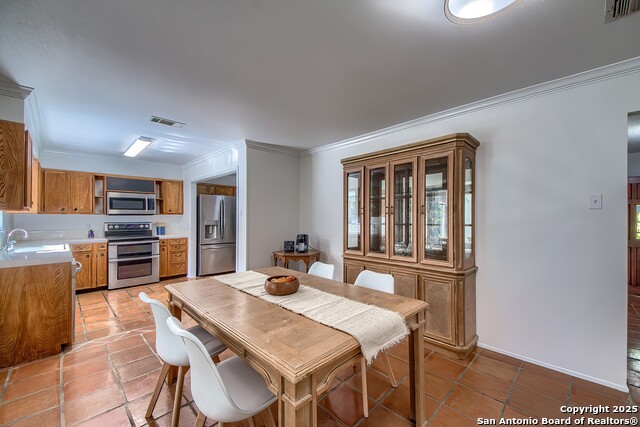 Image 27 of 36 For 2618 Waterford Dr.