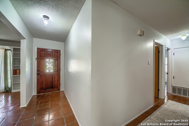 Image 6 of 36 For 2618 Waterford Dr.