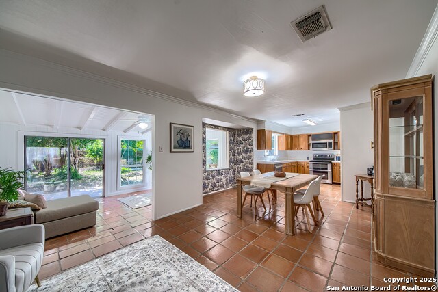 Image 9 of 36 For 2618 Waterford Dr.