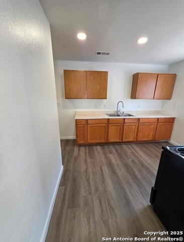 Image 3 of 8 For 1503 Vanderbilt