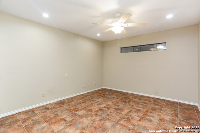 Image 10 of 25 For 13130 Blanco  301