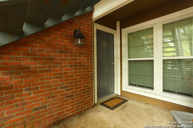 Image 12 of 25 For 13130 Blanco  301