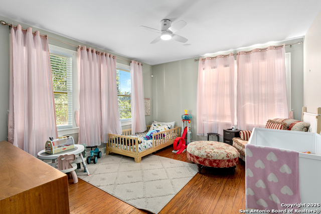 Listing photo id 18 for 306 Devine Street