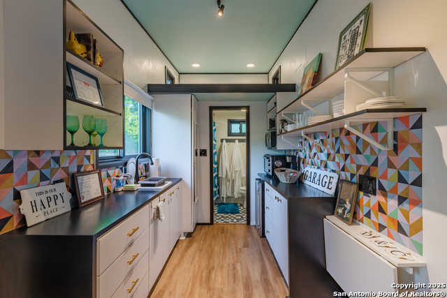 Listing photo id 22 for 306 Devine Street