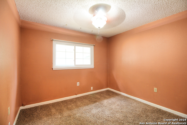 Listing photo id 17 for 6106 Little Brandywine