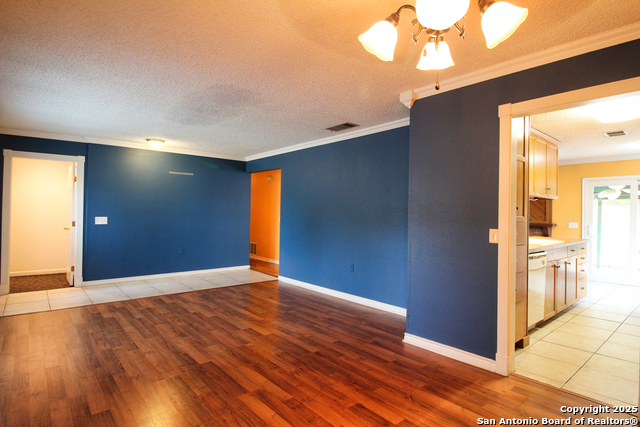 Listing photo id 5 for 6106 Little Brandywine