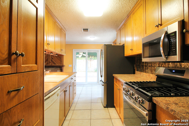 Listing photo id 6 for 6106 Little Brandywine