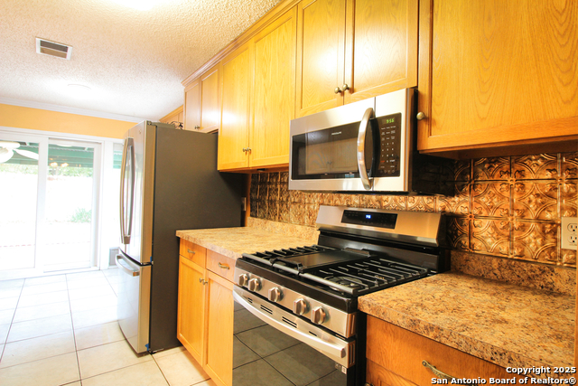 Listing photo id 7 for 6106 Little Brandywine